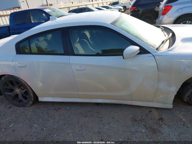 2C3CDXHG8KH608847 Dodge Charger Gt Rwd