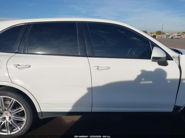 Porsche Cayenne Platinum Edition 2017 WP1AA2A21HKA91128 Image 13
