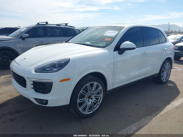 Porsche Cayenne Platinum Edition 2017 WP1AA2A21HKA91128 Image 2