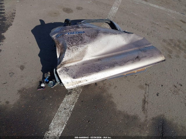 2000 Toyota Tacoma Base V6 მანქანა იყიდება აუქციონზე, vin: 4TAWN72N6YZ627804, აუქციონის ნომერი: 44469442