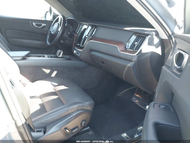 2023 VOLVO XC60 RECHARGE PLUG-IN HYBRID YV4H60DW4P1329852 Photo 4