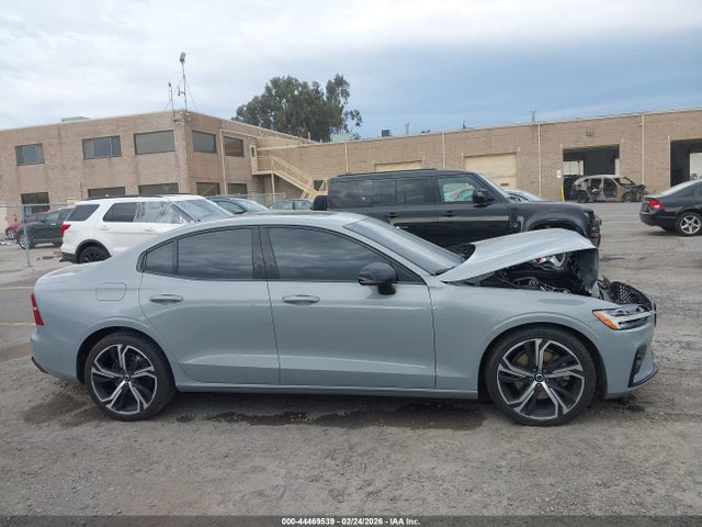 Volvo S60 B5 Plus Dark Theme 2024 7JRL12FL9RG281048 Image 13