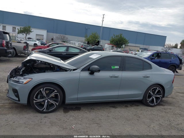 Volvo S60 B5 Plus Dark Theme 2024 7JRL12FL9RG281048 Image 14