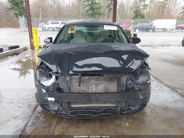 5NPD84LF7JH382694 Hyundai ELANTRA SEL