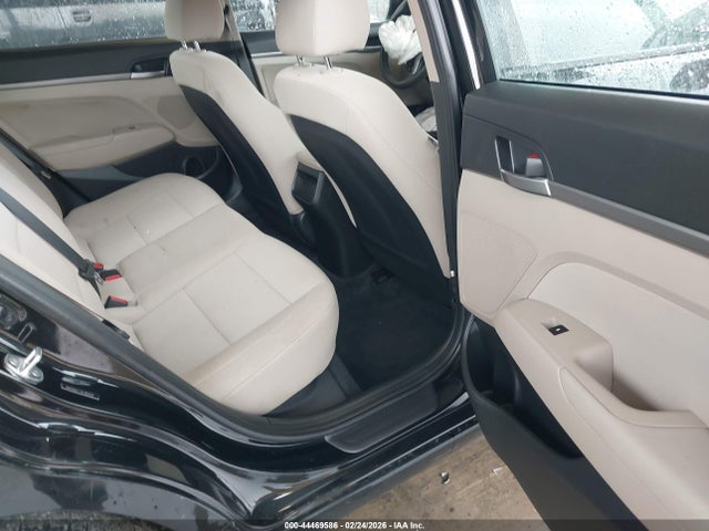 5NPD84LF7JH382694 Hyundai ELANTRA SEL