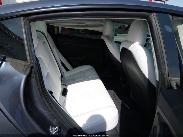 44469603 :رقم المزاد ، 5YJ3E1EA0NF352462 vin ، 2022 Tesla Model 3 Rear-wheel Drive مزاد بيع