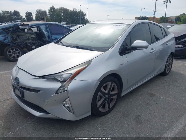 JTDKARFU0H3043994 Toyota Prius Three Touring