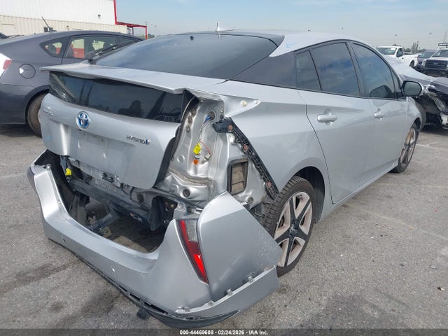 JTDKARFU0H3043994 Toyota Prius Three Touring