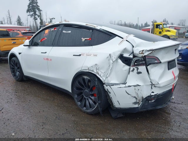 2023 TESLA MODEL Y 7SAYGDEF2PF759623 Photo 2