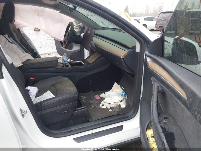 2023 TESLA MODEL Y 7SAYGDEF2PF759623 Photo 4
