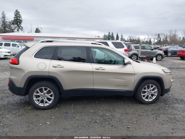 1C4PJLCS7EW297203 Jeep Cherokee Latitude