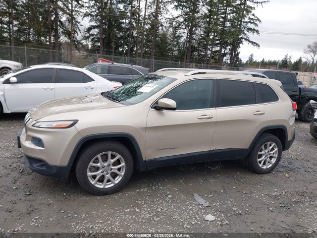 1C4PJLCS7EW297203 Jeep Cherokee Latitude