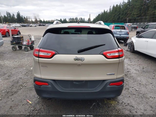 1C4PJLCS7EW297203 Jeep Cherokee Latitude