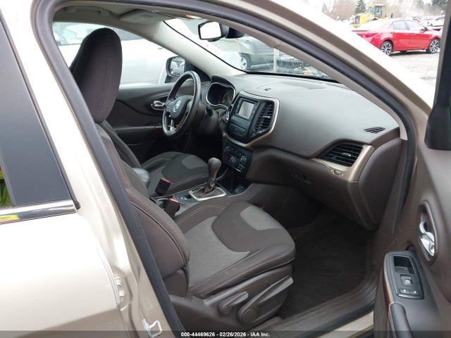 1C4PJLCS7EW297203 Jeep Cherokee Latitude