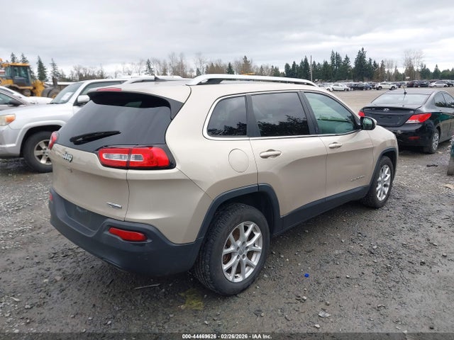 1C4PJLCS7EW297203 Jeep Cherokee Latitude