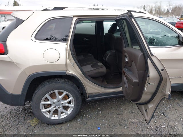1C4PJLCS7EW297203 Jeep Cherokee Latitude