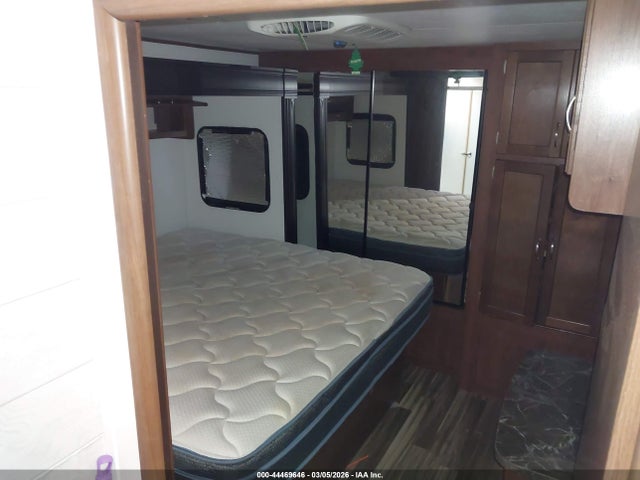 2017 Jayco Jay Flight 34 Rsbs მანქანა იყიდება აუქციონზე, vin: 1UJBJ0BT4H1T20151, აუქციონის ნომერი: 44469646