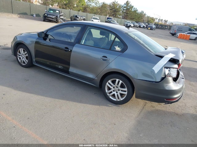 3VW2K7AJ4FM213040 Volkswagen Jetta 2.0l S