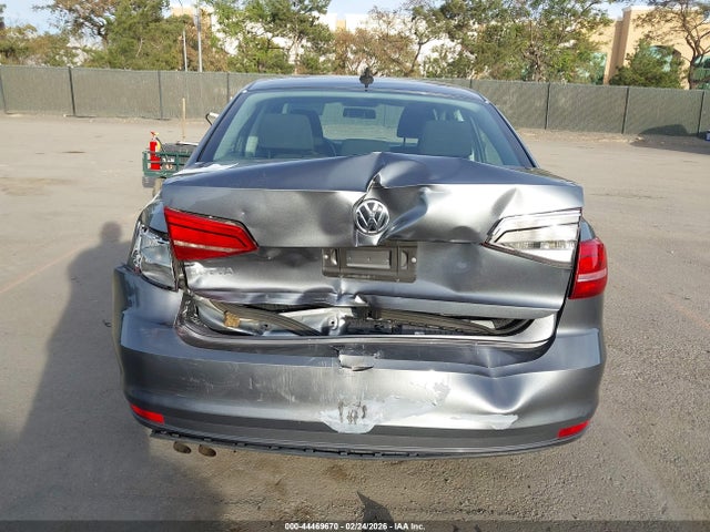 3VW2K7AJ4FM213040 Volkswagen Jetta 2.0l S