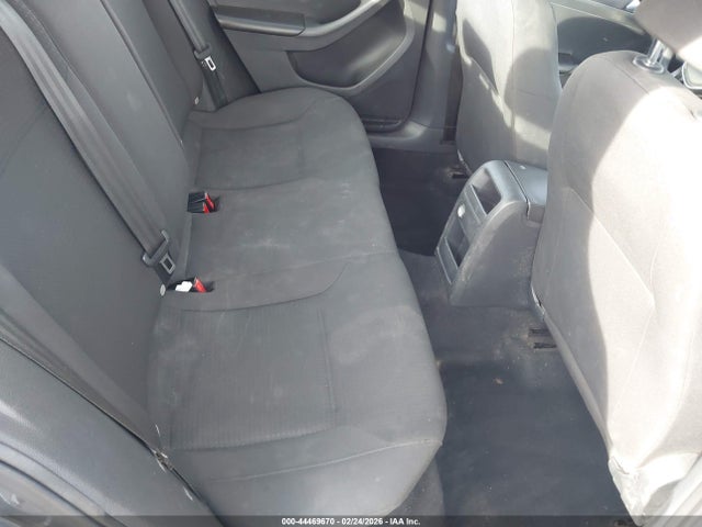 3VW2K7AJ4FM213040 Volkswagen Jetta 2.0l S