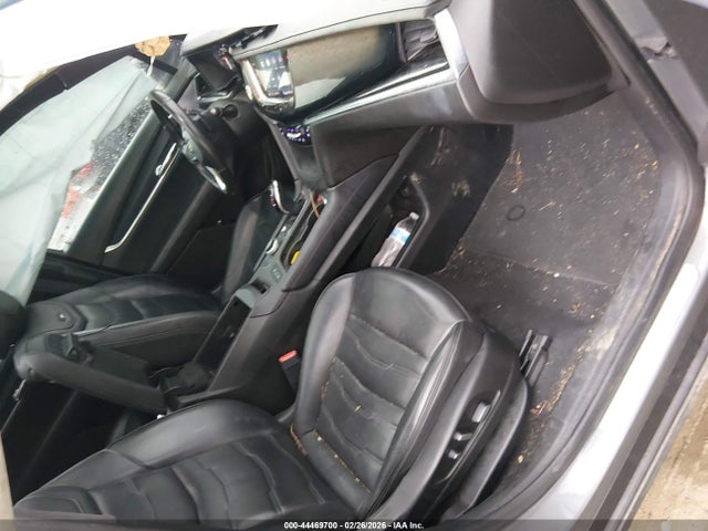 44469700 :رقم المزاد ، 1GYKPERS0LZ102818 vin ، 2020 Cadillac Xt6 Fwd Premium Luxury مزاد بيع