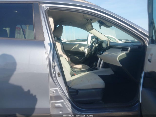7MUCAAAG5NV034408 Toyota Corolla Cross Le