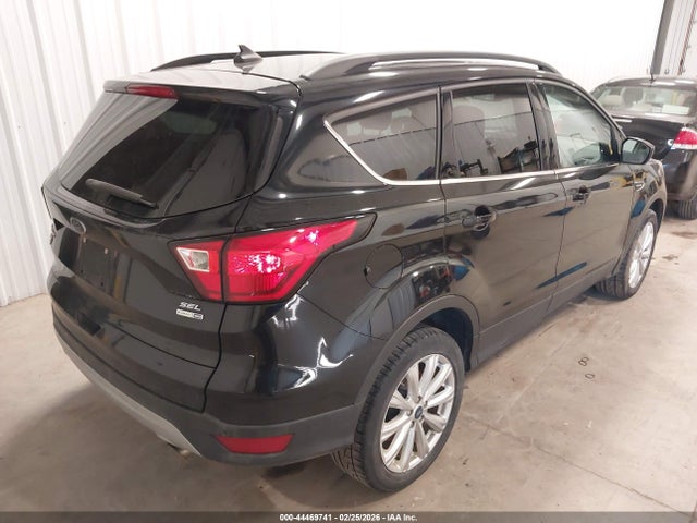 1FMCU9H95KUA82873 Ford ESCAPE SEL