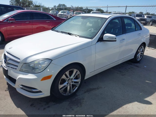 44469755 :رقم المزاد ، WDDGF4HB7ER311055 vin ، 2014 Mercedes-benz C 250 Luxury مزاد بيع
