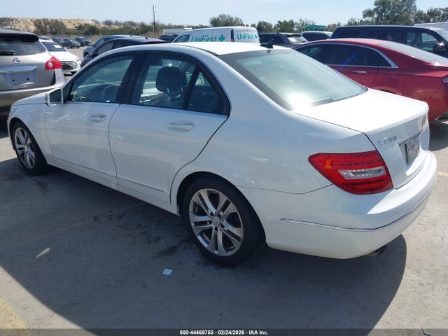 44469755 :رقم المزاد ، WDDGF4HB7ER311055 vin ، 2014 Mercedes-benz C 250 Luxury مزاد بيع