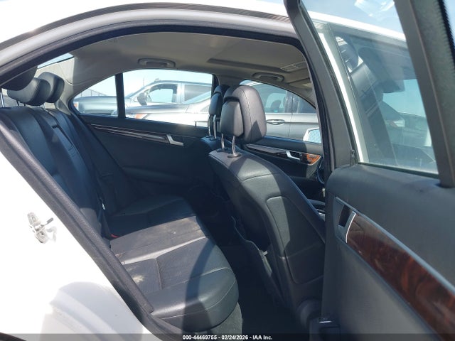 44469755 :رقم المزاد ، WDDGF4HB7ER311055 vin ، 2014 Mercedes-benz C 250 Luxury مزاد بيع