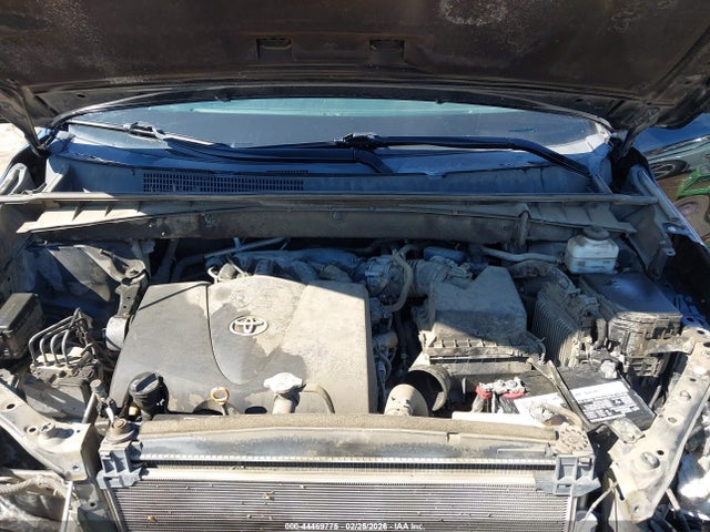 5TDKZRFH7KS323252 Toyota Highlander Se