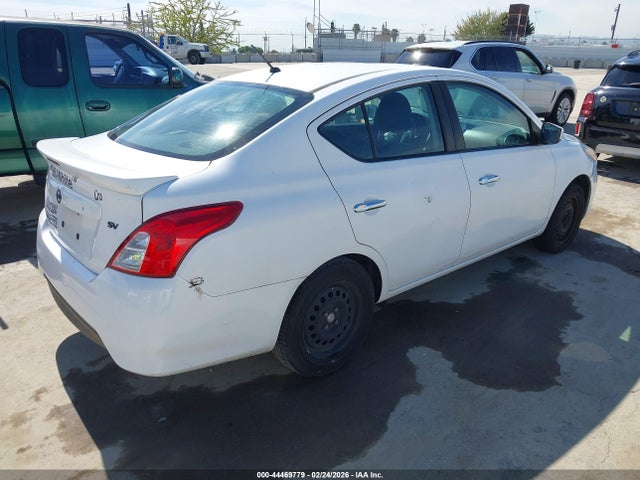 3N1CN7AP2JL845927 Nissan Versa 1.6 Sv