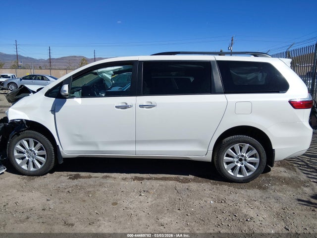 5TDDZ3DC2HS177977 Toyota Sienna Limited Premium 7 Passenger