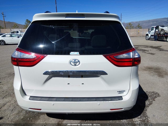 5TDDZ3DC2HS177977 Toyota Sienna Limited Premium 7 Passenger