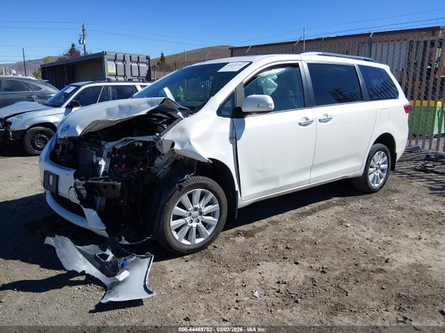 5TDDZ3DC2HS177977 Toyota Sienna Limited Premium 7 Passenger