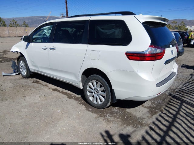 5TDDZ3DC2HS177977 Toyota Sienna Limited Premium 7 Passenger