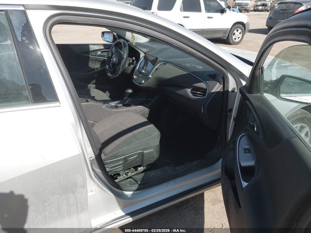 1G1ZD5ST3LF107747 Chevrolet Malibu Fwd Lt