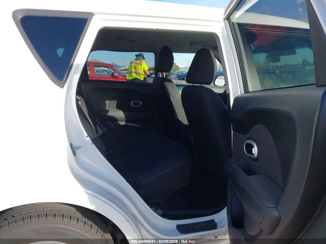KNDJN2A26F7129278 KIA Soul