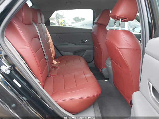 KMHLS4AG6PU562929 Hyundai ELANTRA SEL