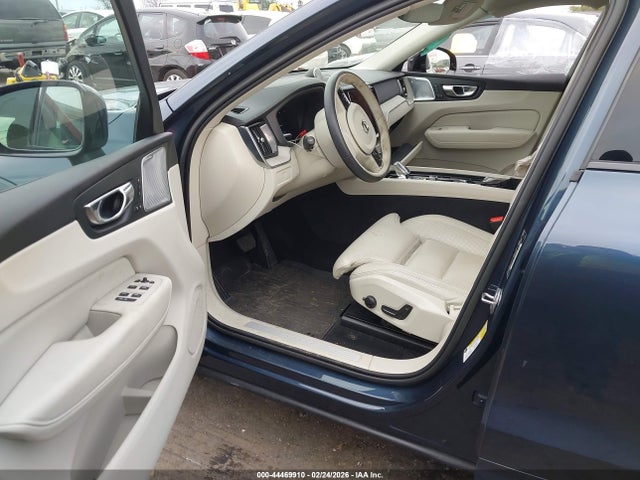 YV4L12RX2P1217055 Volvo Xc60 B5 Ultimate Dark Theme