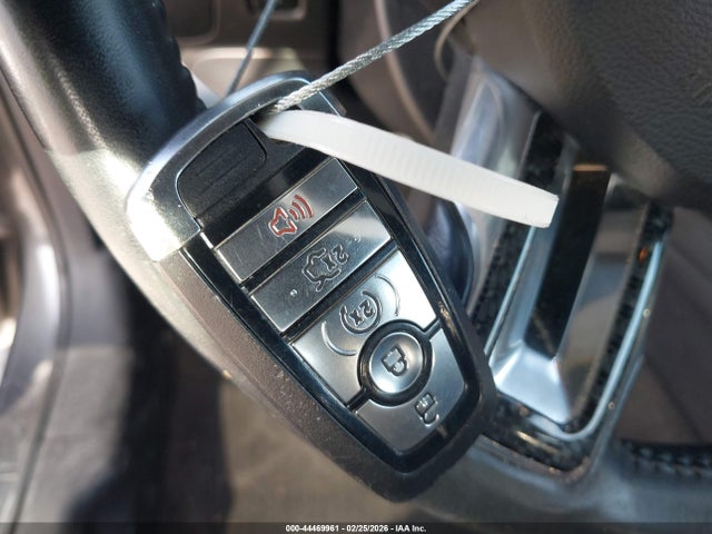 44469961 :رقم المزاد ، 1FATP8UH5J5110124 vin ، 2018 Ford Mustang Ecoboost Premium مزاد بيع