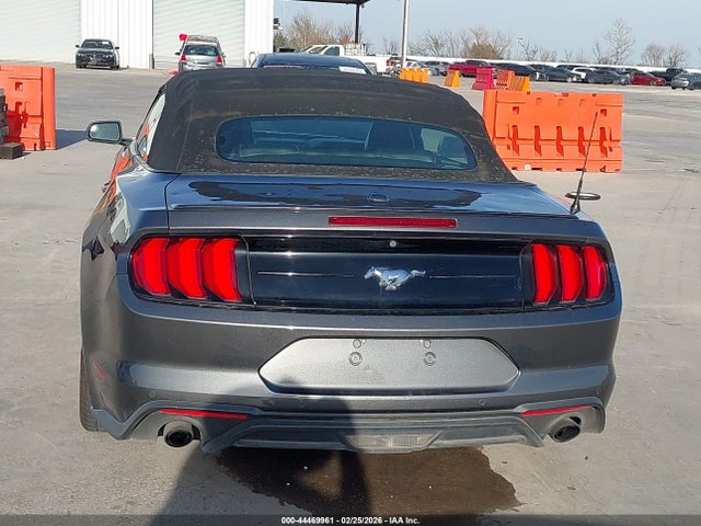 44469961 :رقم المزاد ، 1FATP8UH5J5110124 vin ، 2018 Ford Mustang Ecoboost Premium مزاد بيع