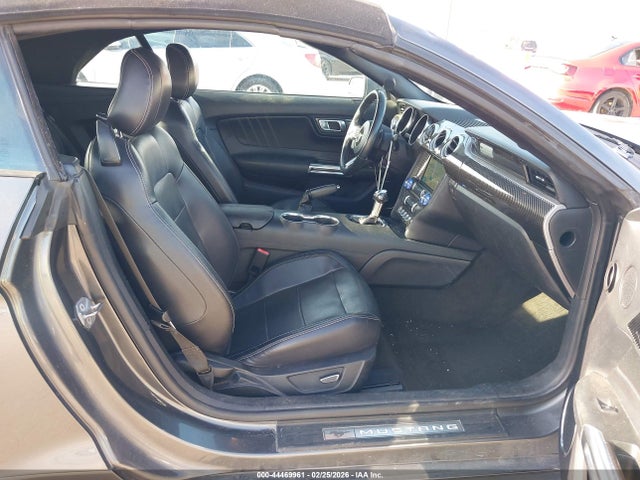 44469961 :رقم المزاد ، 1FATP8UH5J5110124 vin ، 2018 Ford Mustang Ecoboost Premium مزاد بيع