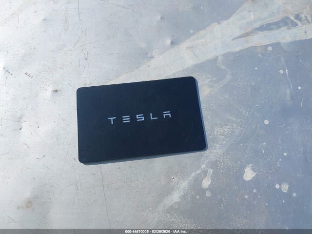 2021 Tesla Model Y Long Range Dual Motor All-wheel Drive მანქანა იყიდება აუქციონზე, vin: 5YJYGAEE0MF272158, აუქციონის ნომერი: 44470005