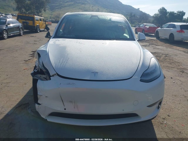 2021 Tesla Model Y Long Range Dual Motor All-wheel Drive მანქანა იყიდება აუქციონზე, vin: 5YJYGAEE0MF272158, აუქციონის ნომერი: 44470005