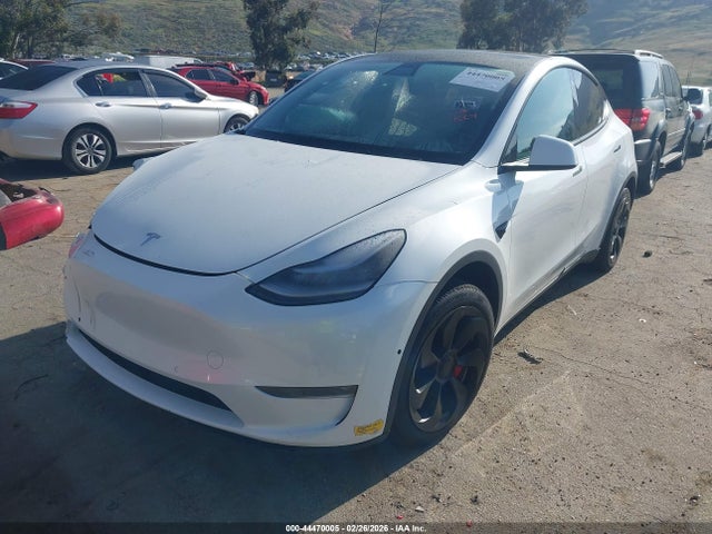 2021 Tesla Model Y Long Range Dual Motor All-wheel Drive მანქანა იყიდება აუქციონზე, vin: 5YJYGAEE0MF272158, აუქციონის ნომერი: 44470005
