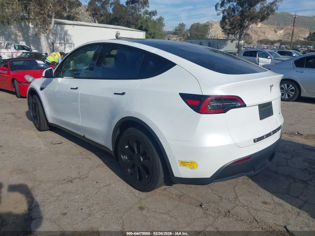2021 Tesla Model Y Long Range Dual Motor All-wheel Drive მანქანა იყიდება აუქციონზე, vin: 5YJYGAEE0MF272158, აუქციონის ნომერი: 44470005
