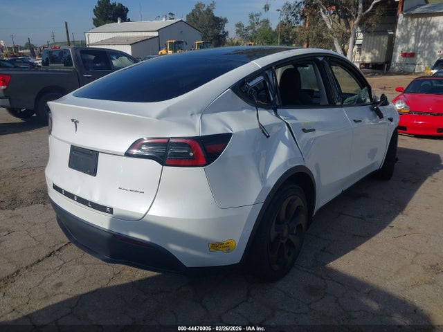2021 Tesla Model Y Long Range Dual Motor All-wheel Drive მანქანა იყიდება აუქციონზე, vin: 5YJYGAEE0MF272158, აუქციონის ნომერი: 44470005