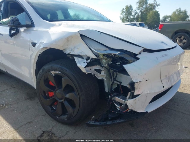 2021 Tesla Model Y Long Range Dual Motor All-wheel Drive მანქანა იყიდება აუქციონზე, vin: 5YJYGAEE0MF272158, აუქციონის ნომერი: 44470005