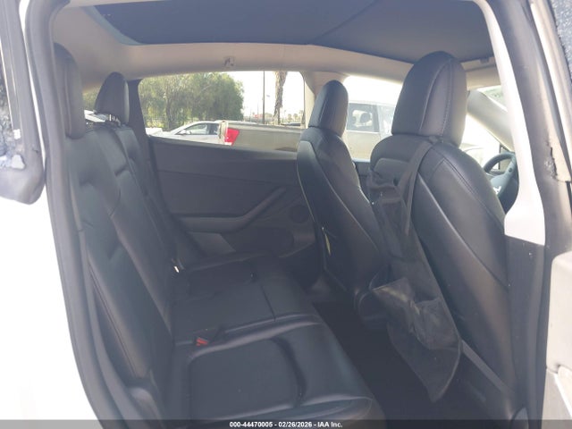 2021 Tesla Model Y Long Range Dual Motor All-wheel Drive მანქანა იყიდება აუქციონზე, vin: 5YJYGAEE0MF272158, აუქციონის ნომერი: 44470005
